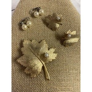 Sarah Coventry Signed Gold Tone Leaf Brooch and Clip on Earring Sets Faux Pearls